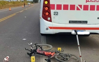 Joven ciclista sufrió heridas tras ser embestida por un colectivo