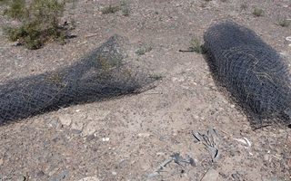 Robo frustrado en Chimbas: atraparon a dos jóvenes con rollos de alambre