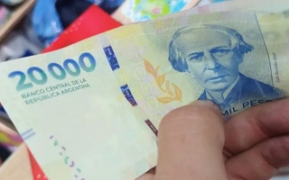 Gobierno fija por laudo un aumento escalonado del salario mínimo