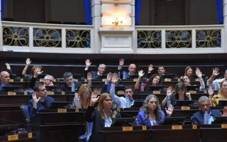 Kicillof aprobó un endeudamiento por USD 3.685 millones