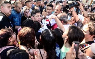 Kicillof cruzó a Milei y reclamó una reunión “por la producción”