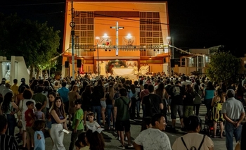 Fiesta de Santa Bárbara: la primera noche convocó a cientos de fieles