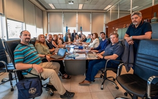 Paritaria docente: nueva oferta oficial y gremios la llevan a las bases