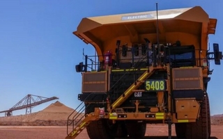 Mineras con presencia en San Juan prueban camiones eléctricos fuera de ruta