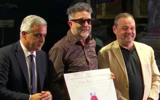 Fito Páez recibió el Doctorado Honoris Causa de la Universidad Nacional de Rosario