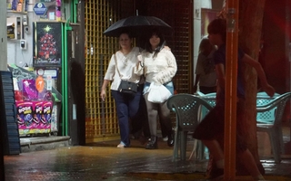 La lluvia sorprendió a los sanjuaninos durante la noche de este sábado