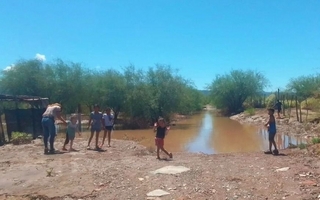 Aseguran que las lluvias dejaron a 26 familias en Caucete aisladas