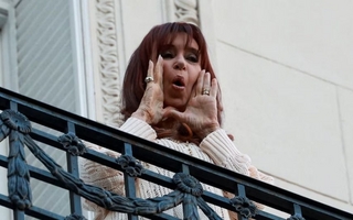 CFK ironizó sobre Milei tras el salto inflacionario de noviembre