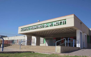 Un niño de 2 años fue atropellado por su padre en un accidente