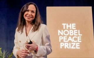 La fuga secreta de María Corina: 13 horas en el mar con peluca y sin luces