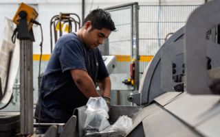 La capacidad instalada de la industria cayó al 61% en octubre, con el sector textil bajo el 35%