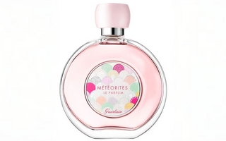 Compró un perfume por internet y le enviaron droga desde Asia