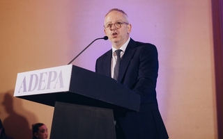 Etchevers pidió “bajar la pirotecnia verbal” y volver a enfocarse en lo esencial