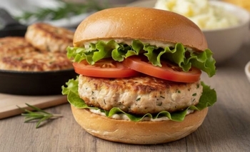 Cómo preparar con tres ingredientes las hamburguesas de pollo