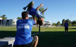 Parkour en San Juan, una propuesta para realizar por fuera del deporte tradicional