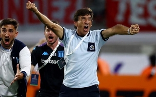 Racing confirmó la renovación de Gustavo Costas como DT