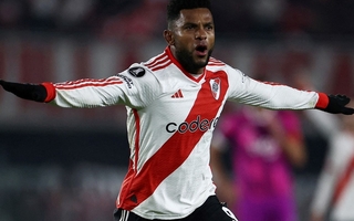 Bomba en el mercado: Boca negocia con Borja