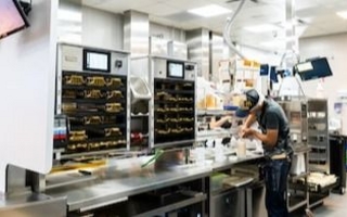 Más empleo: McDonald's abre una nueva sucursal en el país