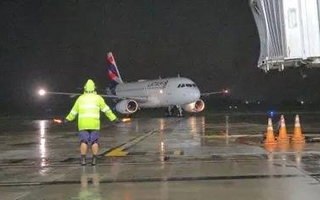 Una aerolínea internacional canceló una ruta a Argentina que había inaugurado hace apenas dos días
