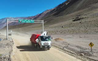 Un año después del hito, descartan el tránsito de camiones por el paso de Agua Negra