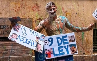 “Un 9 de ley”: goleador de la Liga Profesional se recibió de abogado