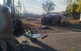 Violento choque entre camiones en Media Agua dejó a un hombre gravemente herido