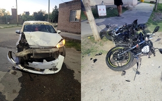 Un choque entre un remis y una moto en Rawson dejó a una joven fracturada