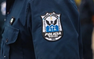 Dos ladrones intentaron robarle a un policía y lo acuchillaron