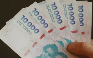 Aguinaldo 2025: aseguran que los argentinos priorizan saldar deudas