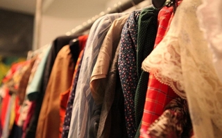 Cuánto necesita una familia argentina para comprar ropa en Chile