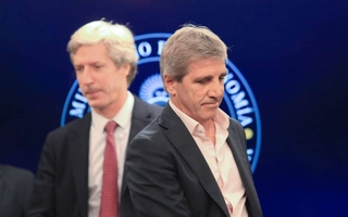 La Justicia ordenó al BCRA y a Caputo revelar detalles sobre envíos de oro al exterior