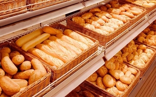 Compró pan por un año mostrando comprobantes falsos y estafó por $4 millones