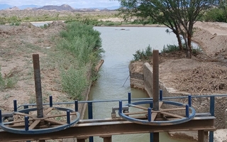 Tras 15 días sin agua, Mogna vuelve a regar, pero la incertidumbre persiste