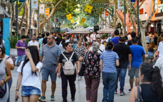 Compras de última hora: sanjuaninos coparon la Peatonal por Navidad