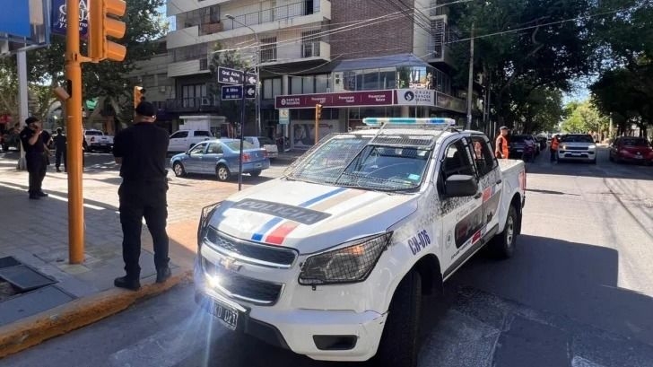 Una mujer fue atropellada por un auto en pleno centro de San Juan