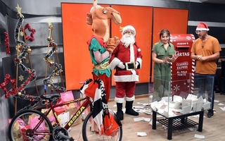 La Navidad se iluminó en HUARPE con regalos para los niños