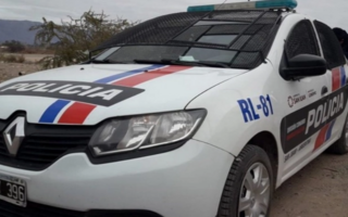 Una familia sanjuanina denunció el robo de su auto y apareció sin ruedas