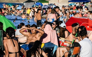 Navidad en el Punta Negra: miles de personas coparon el dique