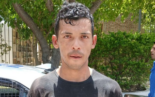 Sorprendieron a "Judas"  robando en el cementerio de Rawson y quedó arrestado