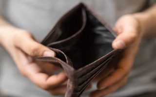 Ni rojo ni azul: qué color poner en la billetera para atraer dinero