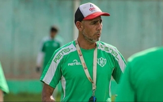 Sportivo Desamparados puso fin al ciclo de Omar Díaz como DT