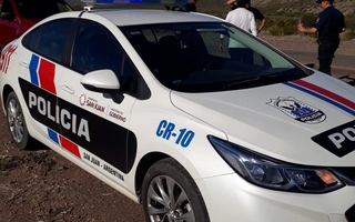 Robo tipo piraña a un conductor en un semáforo de Pocito