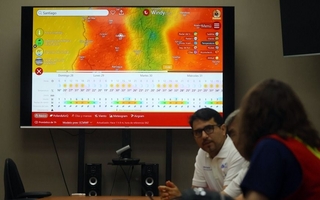 Chile declaró alerta roja por calor extremo en plena llegada de turistas