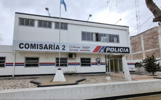 Un policía es investigado tras presuntamente golpear ilegalmente a un preso