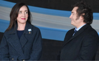 Pese al aumento al Gabinete, Milei mantendrá congelado su salario y el de Villarruel