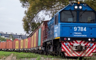 Contra un siglo de desinversión: industria, universidad y municipios se unen en un plan para el ferrocarril