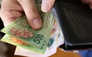 Salarios y bonos de hasta $140.000 para trabajadores en enero 2026 